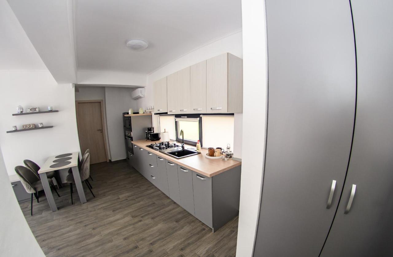 apart bun Oradea Bagian luar foto